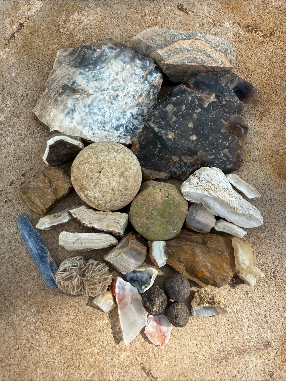 Mixed Natural Stones & Gemstone Assortment